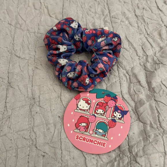 Hello kitty scarf and hair scrunchie - Picture 2 of 6